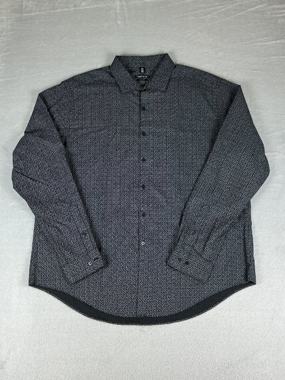 Van Heusen Men's Shirt Black Size 18 1/2(36/37) Slim Fit Button-Down Long Sleeve